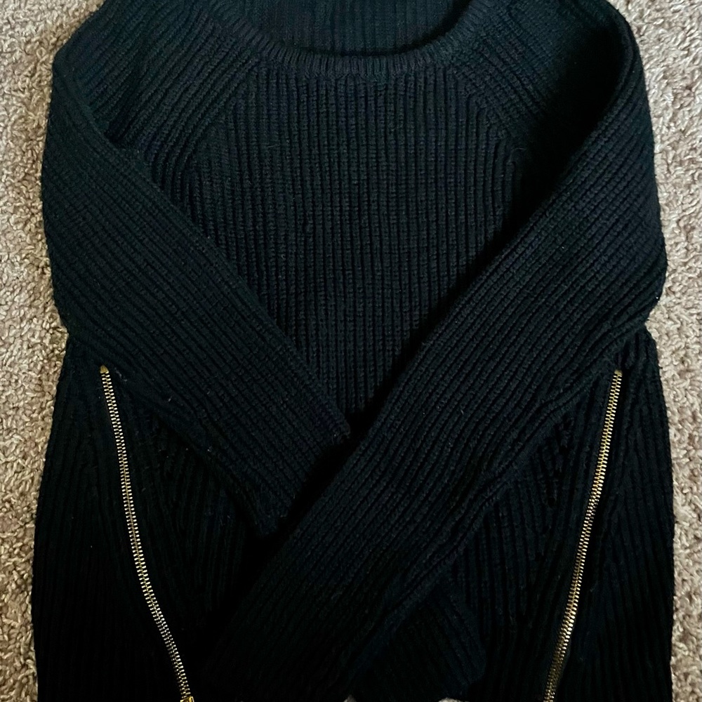 I.n.c black sweater with gold zipper’s!!